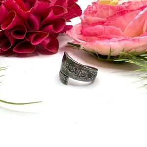VINTAGE⚜️Wraparound Floral Spoon Ring